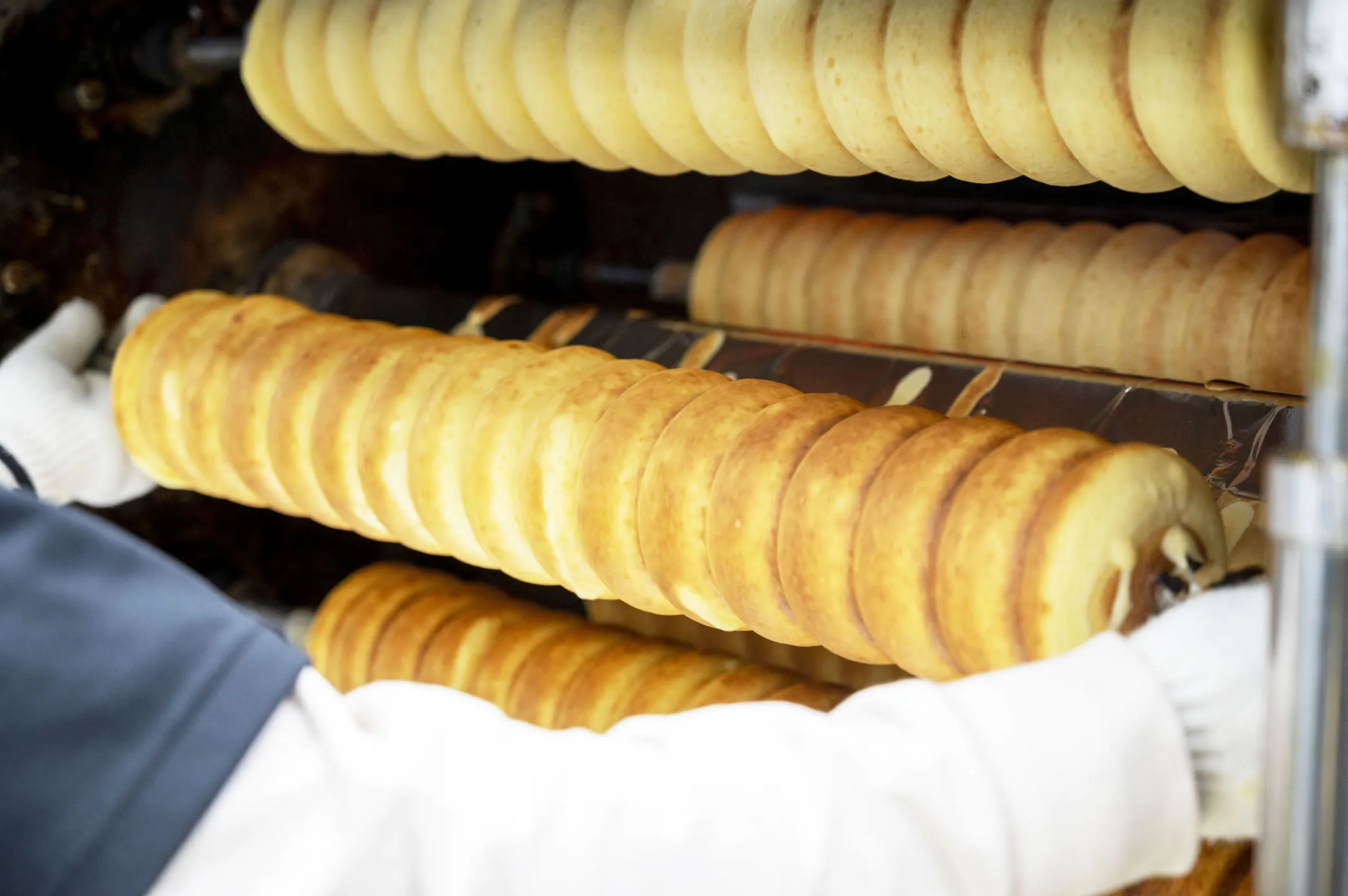 和歌山の店舗で丁寧に製造・販売しているバウムクーヘンをお取り寄せ